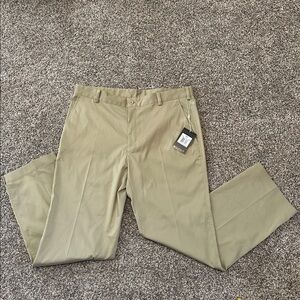 NWT Men’s Nike Golf Pants Size 35 Waist 30 Length